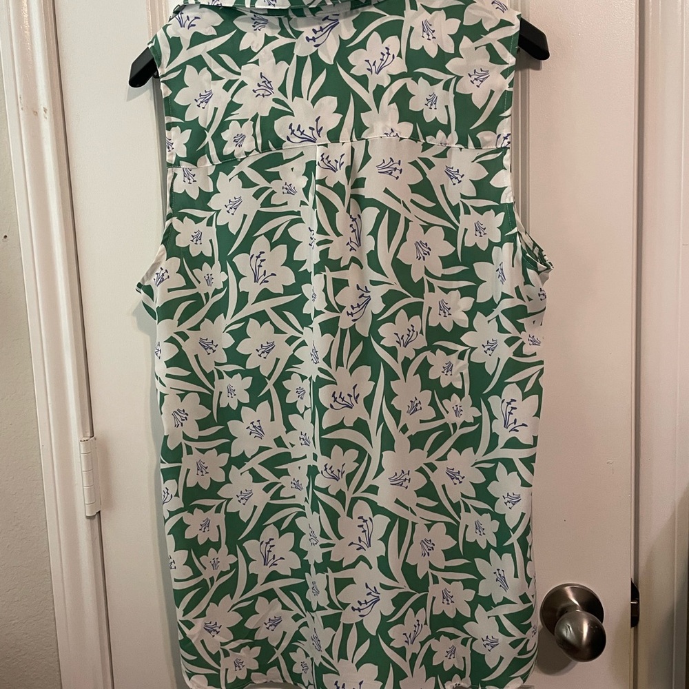 CAbi Green and White Leaf Print Top